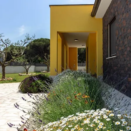 Holiday home Mit Privatpool Fuer 6 Personen Ca 150 Qm In Medulin, Istrien Suedkueste Von Istrien Medulin